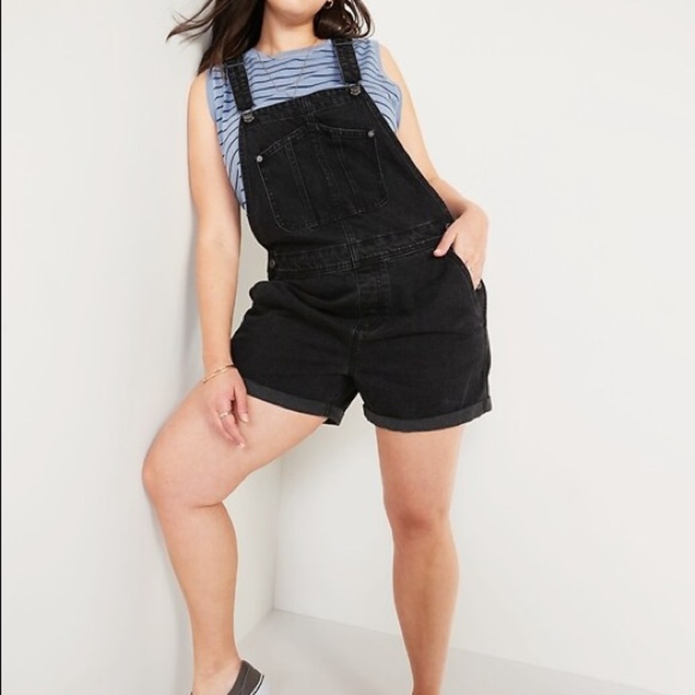 NWT OLD NAVY Slouchy Workwear Black Jean Short Overalls 3.5-inch Inseam